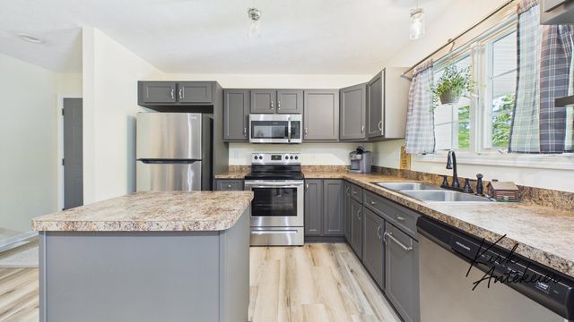1663 Hansen Street, Laketon Twp, MI 49445