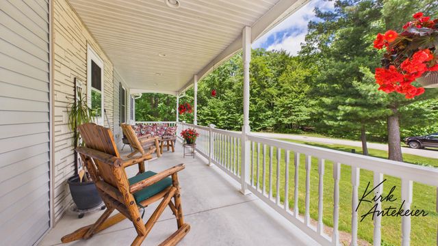 1663 Hansen Street, Laketon Twp, MI 49445