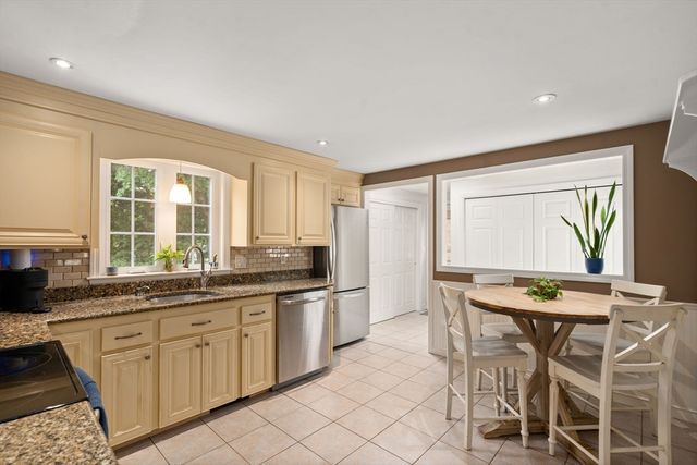 15 Killeen Road, Walpole, MA 02032