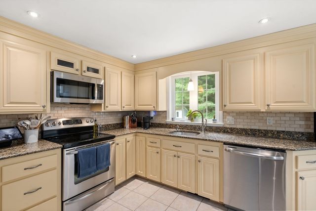 15 Killeen Road, Walpole, MA 02032