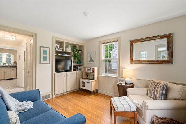 15 Killeen Road, Walpole, MA 02032