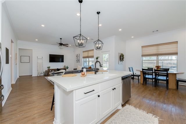 6344 Spartan Drive, College Station, TX 77845