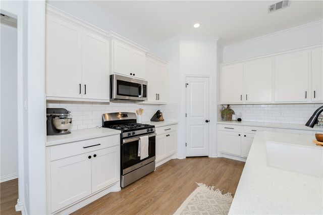 6344 Spartan Drive, College Station, TX 77845