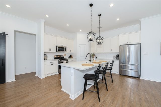 6344 Spartan Drive, College Station, TX 77845