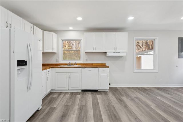 6141 Glenns RD, Gloucester, VA 23061