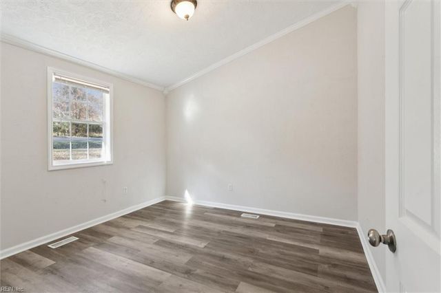 6141 Glenns RD, Gloucester, VA 23061