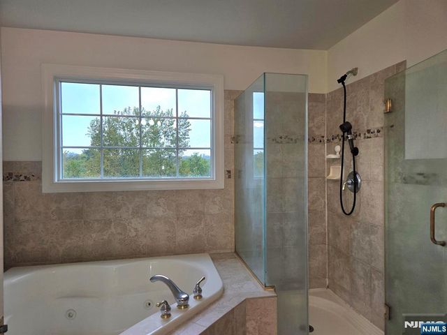8 A Sweeney Court, Montvale, NJ 07645