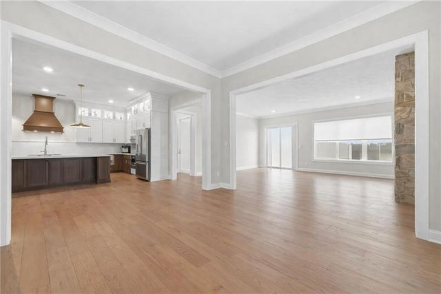 2017 Froman Dr, Economy, PA 15005