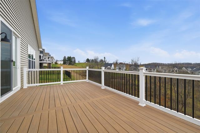 2017 Froman Dr, Economy, PA 15005