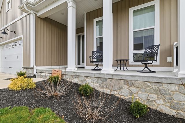 2017 Froman Dr, Economy, PA 15005