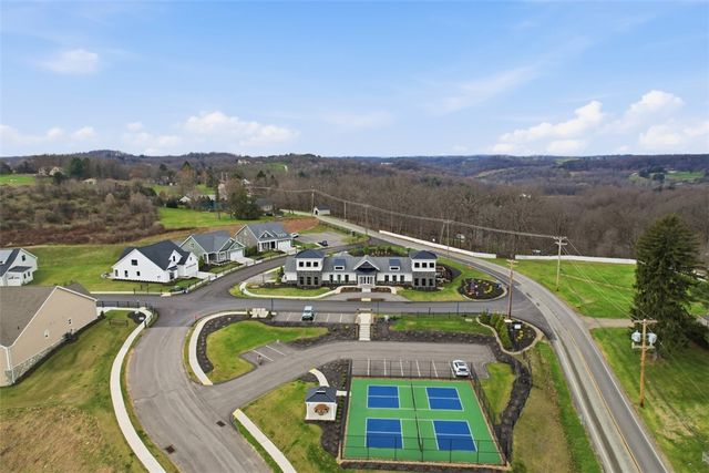 2017 Froman Dr, Economy, PA 15005