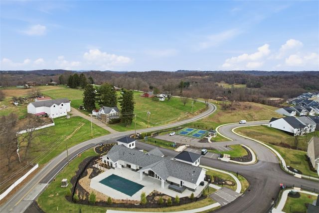 2017 Froman Dr, Economy, PA 15005