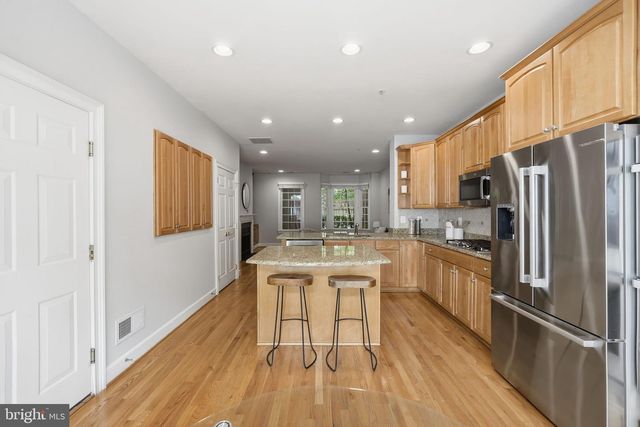306 OAK KNOLL TER, Rockville, MD 20850