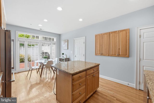 306 OAK KNOLL TER, Rockville, MD 20850