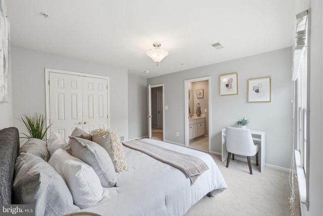 306 OAK KNOLL TER, Rockville, MD 20850