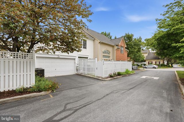 306 OAK KNOLL TER, Rockville, MD 20850
