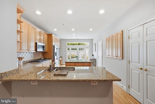 306 OAK KNOLL TER, Rockville, MD 20850