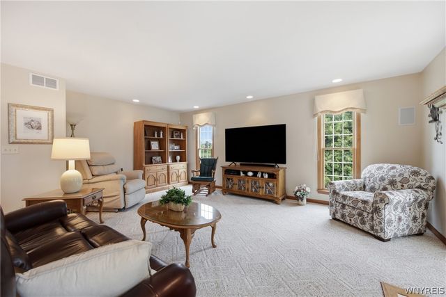 6981 Pintail Court, Wheatfield, NY 14120