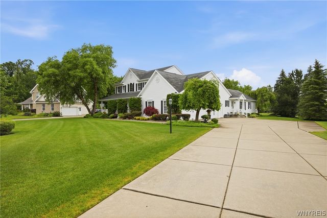 6981 Pintail Court, Wheatfield, NY 14120