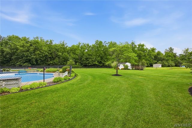 6981 Pintail Court, Wheatfield, NY 14120