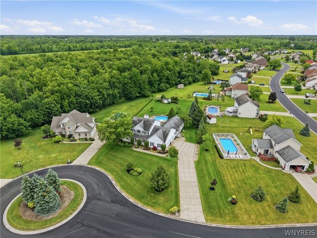 6981 Pintail Court, Wheatfield, NY 14120
