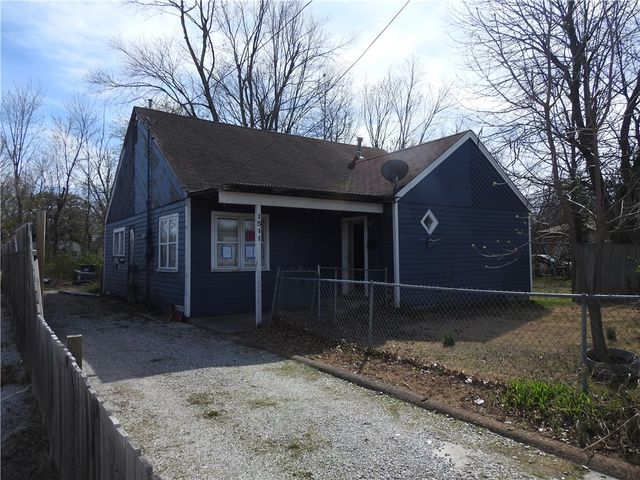 1511 W Huntsville Avenue, Springdale, AR 72764