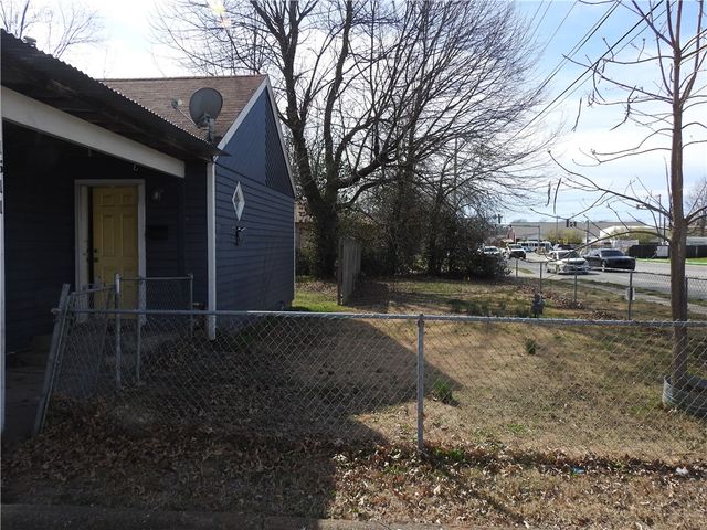 1511 W Huntsville Avenue, Springdale, AR 72764