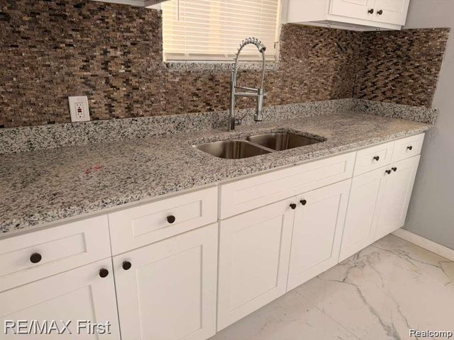 17159 Woodingham Drive, Detroit, MI 48221