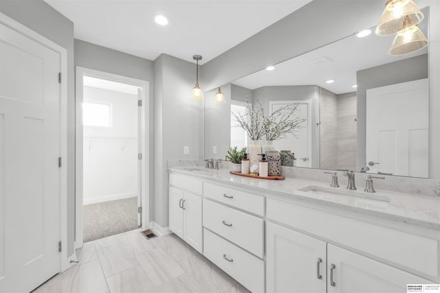 5513 N 191st Street, Elkhorn, NE 68022