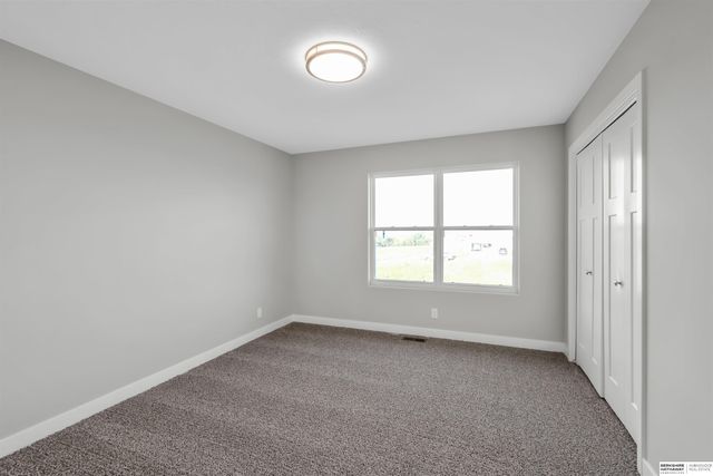 5513 N 191st Street, Elkhorn, NE 68022