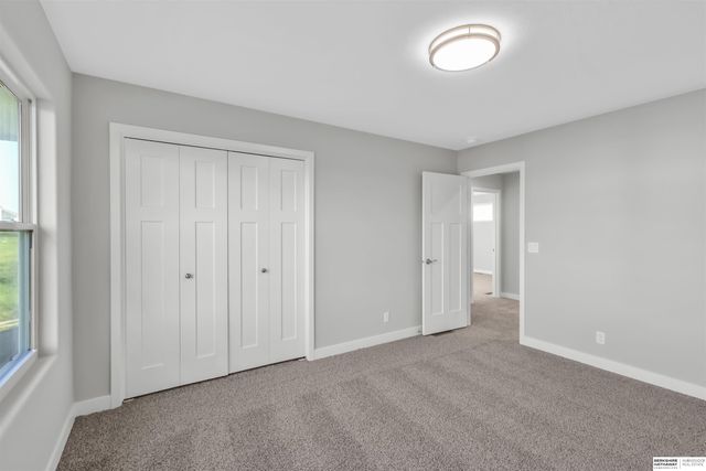 5513 N 191st Street, Elkhorn, NE 68022