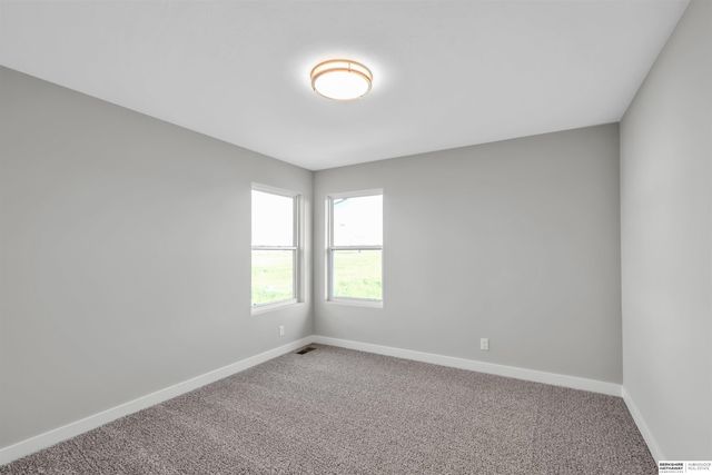 5513 N 191st Street, Elkhorn, NE 68022