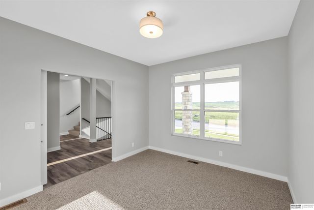 5513 N 191st Street, Elkhorn, NE 68022