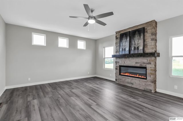 5513 N 191st Street, Elkhorn, NE 68022