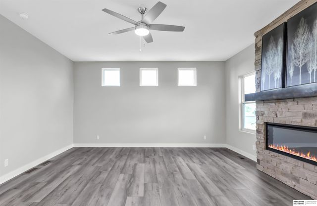 5513 N 191st Street, Elkhorn, NE 68022