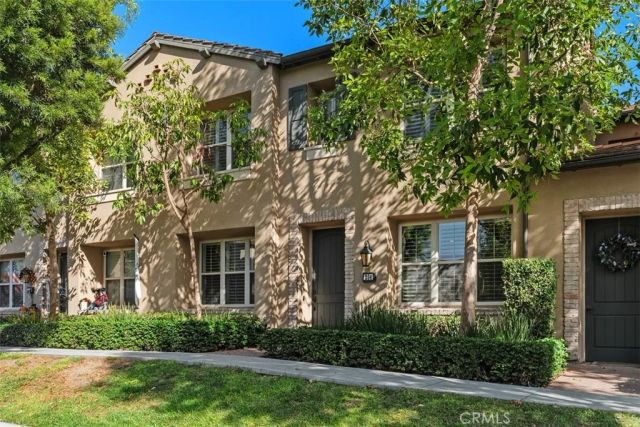 204 Overbrook, Irvine, CA 92620