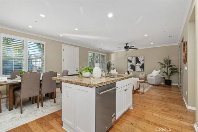 204 Overbrook, Irvine, CA 92620