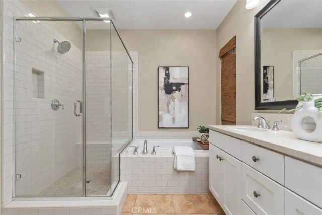 204 Overbrook, Irvine, CA 92620