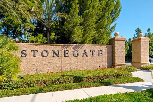 204 Overbrook, Irvine, CA 92620
