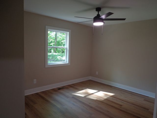 700 Hillcrest Rd, Waverly, TN 37185
