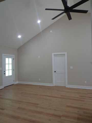 700 Hillcrest Rd, Waverly, TN 37185