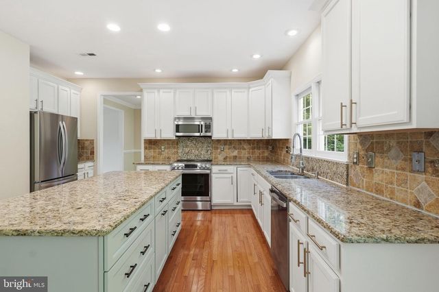 5106 LEATHERBACK RD, Woodbridge, VA 22193