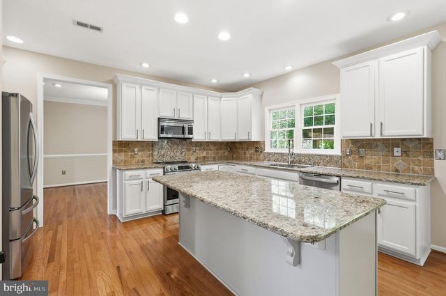 5106 LEATHERBACK RD, Woodbridge, VA 22193