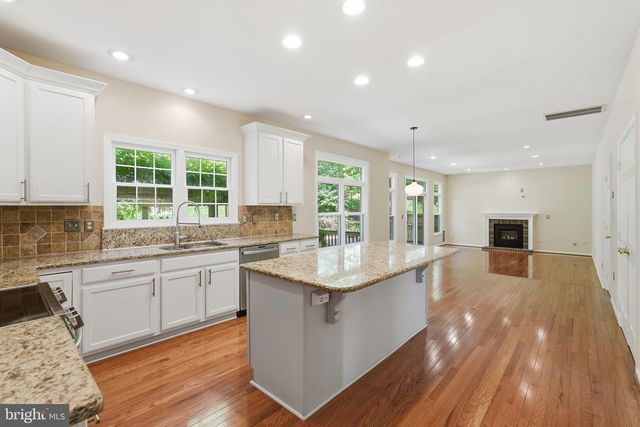 5106 LEATHERBACK RD, Woodbridge, VA 22193
