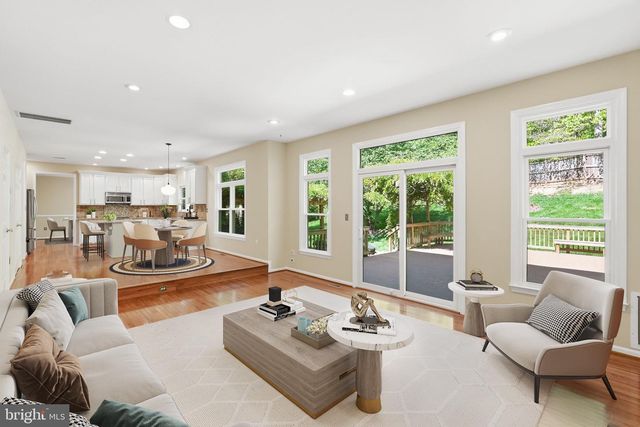 5106 LEATHERBACK RD, Woodbridge, VA 22193