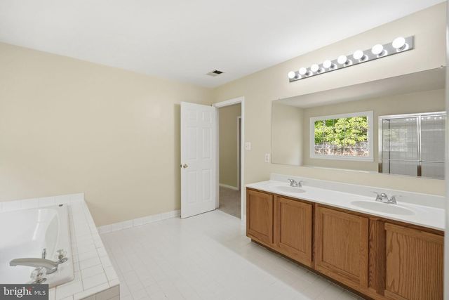 5106 LEATHERBACK RD, Woodbridge, VA 22193