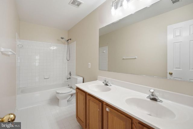5106 LEATHERBACK RD, Woodbridge, VA 22193