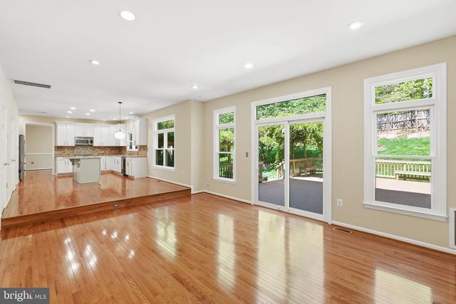 5106 LEATHERBACK RD, Woodbridge, VA 22193