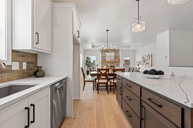 499 PAPERMILL CIRCLE, Kimberly, WI 54136