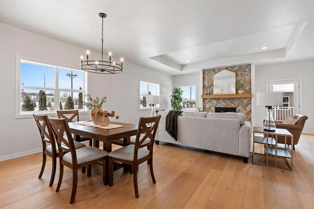 499 PAPERMILL CIRCLE, Kimberly, WI 54136